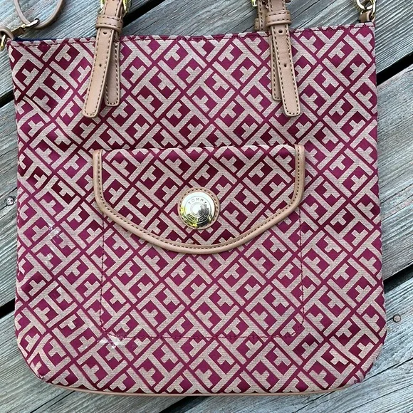 Tommy Hilfiger attractive cloth bag - Picture 2 of 9